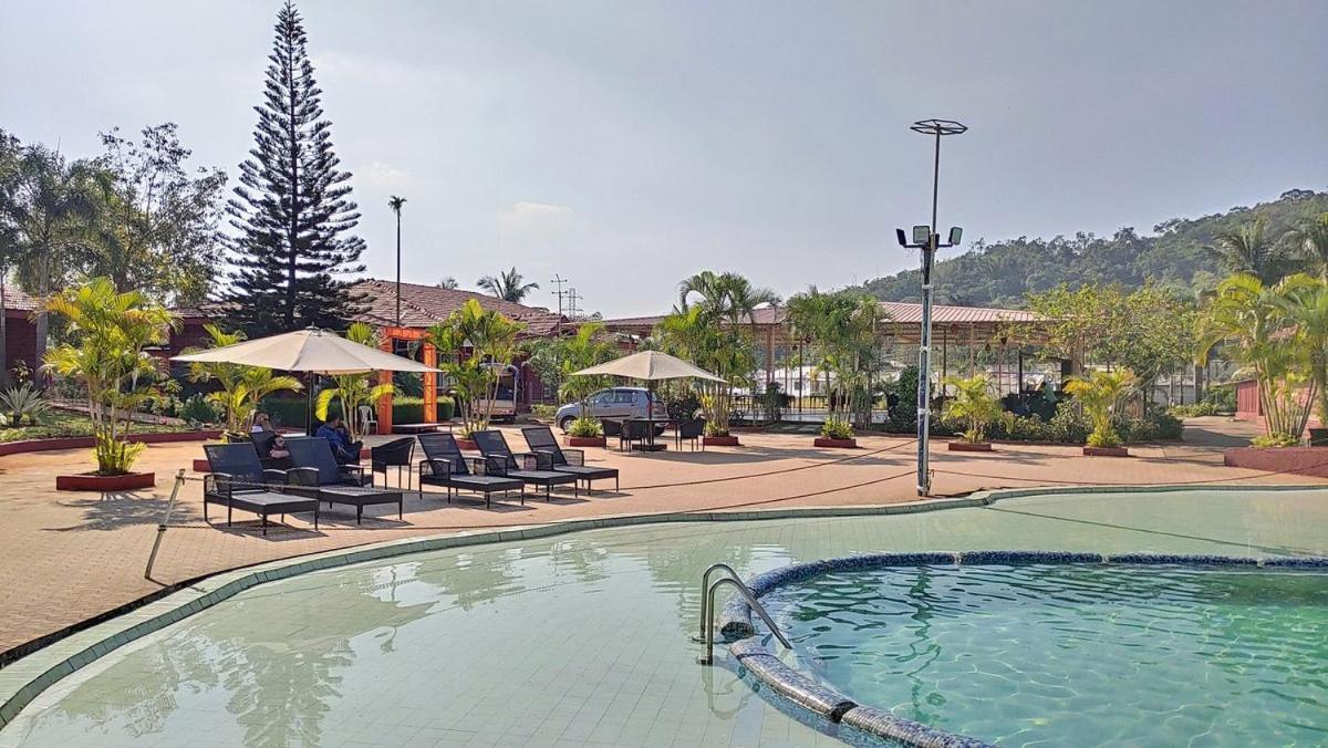 Whispering Woods Resort Lonavala Exterior foto